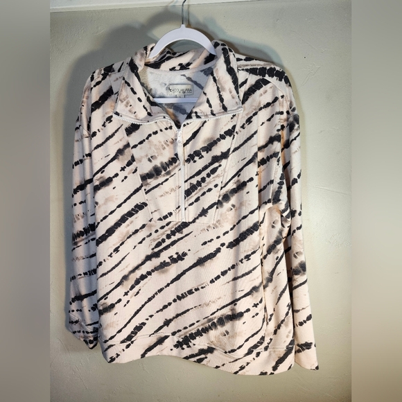 Koolaburra Tops - Koolaburra Long Sleeve Cream and Black 1/4 Zip Kangaroo Pocket Sz L